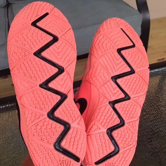 Kylie 4 GS - Picture 2 of 3